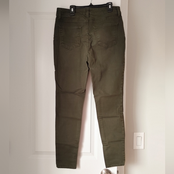 St. John's Bay Skinny Jeans - Picture 3 of 4